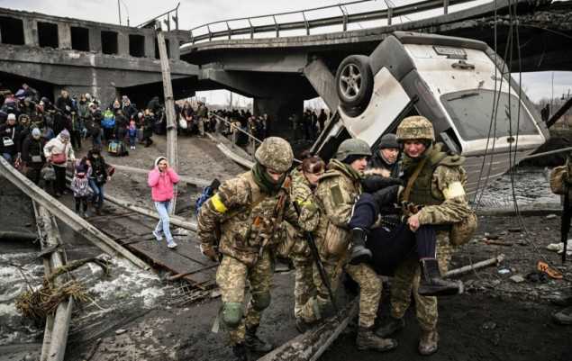 Евакуація людей з Ірпеня та Бучі