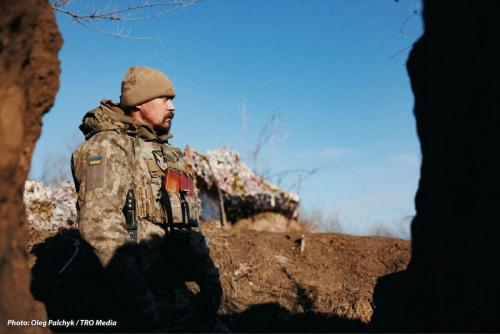 Військовослужбовець «Падре» несе чергування на позиції. Грудень 2023, Херсонщина.